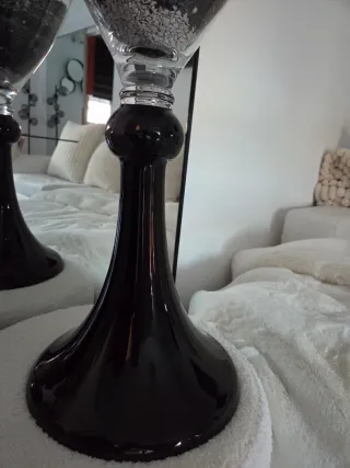 Jarrón de cristal negro y transparente