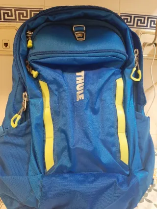 Mochila Thule Azul y Amarilla