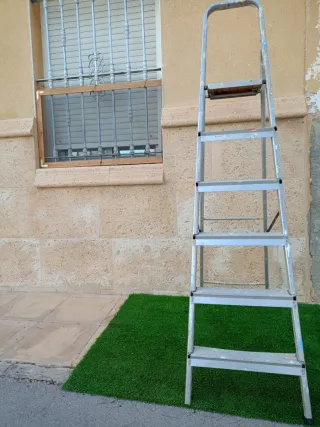 Escalera tijera aluminio 6 peldaños