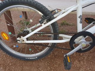 Bicicleta infantil Btwin blanca
