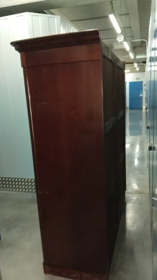 Dormitorio: Armario, 2 camas y colchón