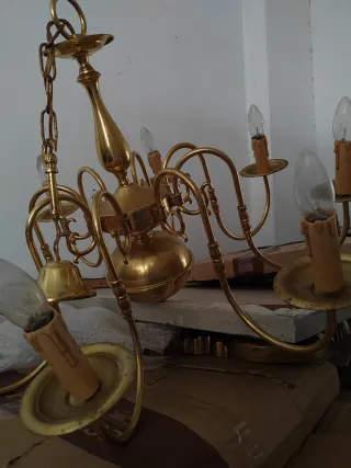 Lámpara de techo dorada antigua