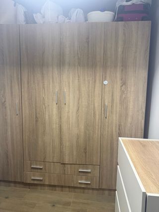 Conjunto de matrimonio cabecero y mesitas