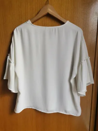 Blusa Stradivarius blanca manga corta