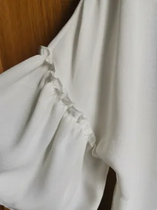 Blusa Stradivarius blanca manga corta