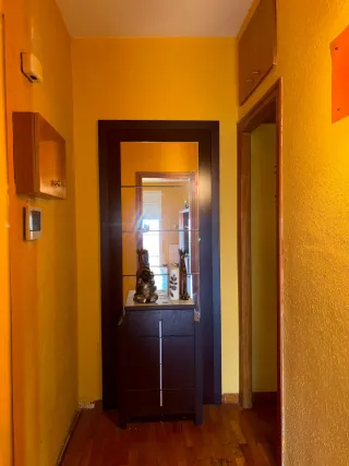 Mueble recibidor madera y cristal