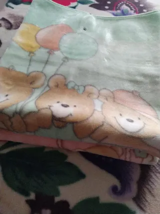 Mantas de bebé con ositos y globos