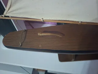 Barco velero de madera