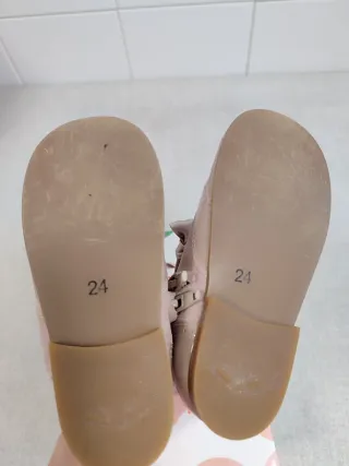 Botitas charol y ante rosa T24m