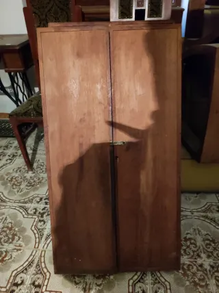 Orologio da parete antico in legno