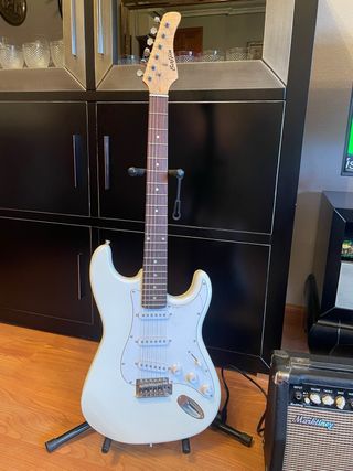 Guitarra Eléctrica Baffin Blanca + Amplificador