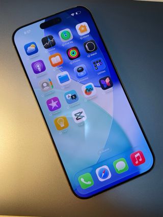 iPhone 16 Pro Max 256GB Dorado Como Nuevo