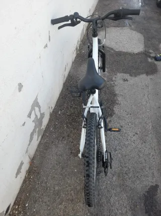 Bicicleta infantil Rockrider blanca