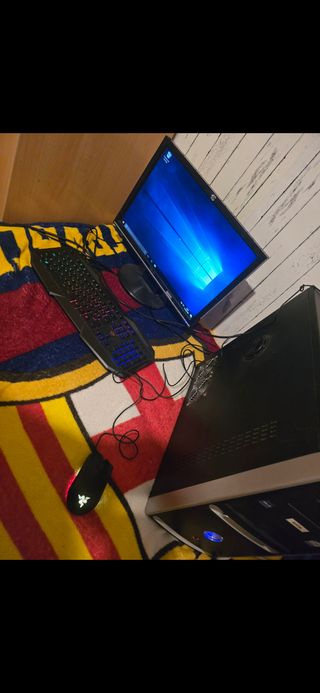 PC Oficina Negro con monitor asus