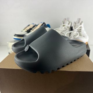 LOTE | Adidas Yeezy, Jordan 1 OG, Nike Foamposite