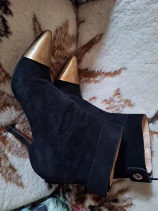 Botines Bimba y Lola Talla 37 Negro y Dorado