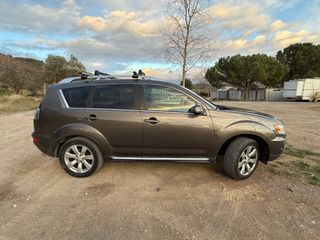 Mitsubishi Outlander 2010