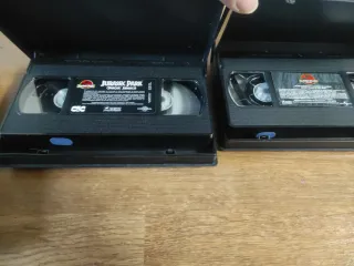 VHS Jurassic Park y El Mundo Perdido