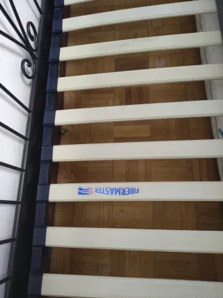 Cama forja 90 + colchón Emma + somier+ mesa estud