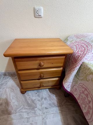 Mesitas de noche de pino