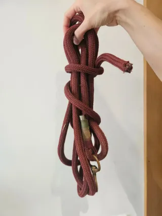 Cabestro con nudos y cuerda