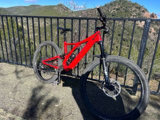 Bicicleta Eléctrica Turbo Levo SL Roja