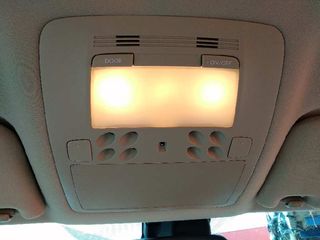 LUZ INTERIOR LEXUS IS (2)