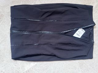 Vestido midi Zara negro polipiel