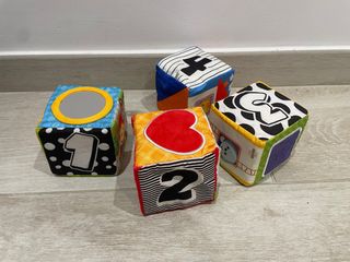 4 cubos blandos educativos