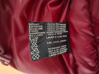 Casaco de penas Naf Naf vermelho