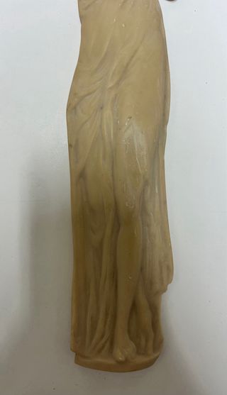 Figura de resina maciza