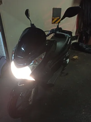 Honda PCX 125 Negra