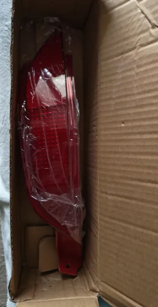 Catadióptrico Ford Fiesta 2008, 2009, 2010, 2011