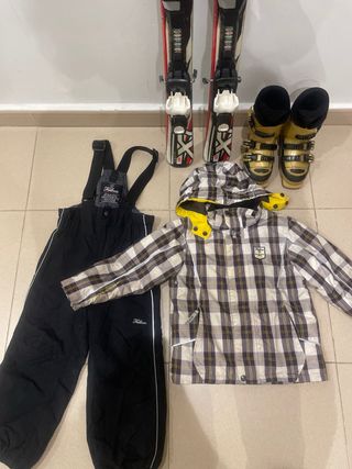 Esquís 1m y Botas.regalo cazsdora y patalon