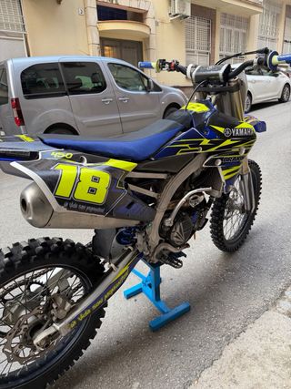 Yamaha 450 YZF Motocross Azul/Amarillo