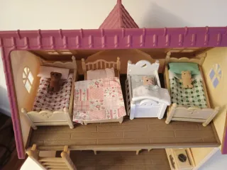 Casa Sylvanian Families equipada
