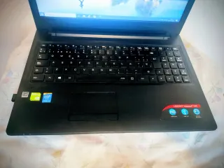 Portátil Lenovo Negro