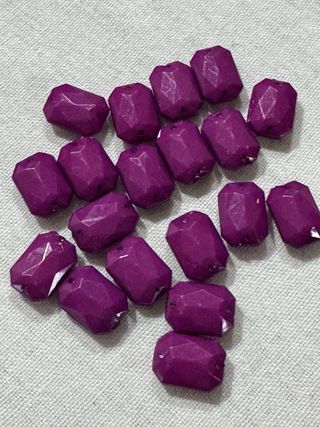 Cuentas para hacer joyas moradas