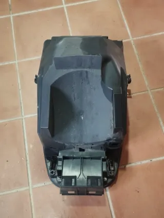 Baúl bajo asiento TMAX 500