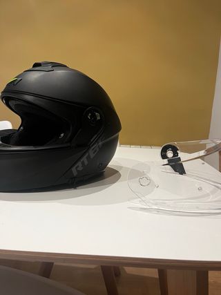 Casco integral de moto negro mate