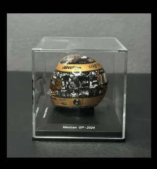 Casco Fernando Alonso firmado a mano