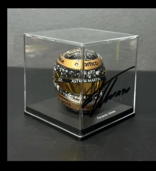 Casco Fernando Alonso firmado a mano