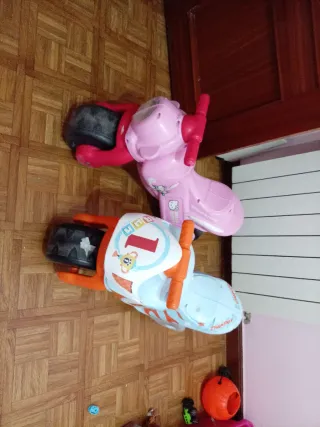 Motos infantiles rosa y naranja