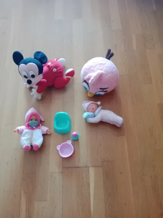 Lote bebé: Mickey, Angry Bird, muñecas Nenuco