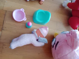 Lote bebé: Mickey, Angry Bird, muñecas Nenuco