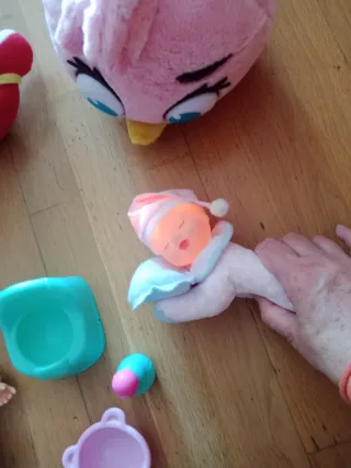 Lote bebé: Mickey, Angry Bird, muñecas Nenuco