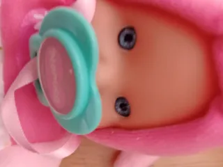 Lote bebé: Mickey, Angry Bird, muñecas Nenuco