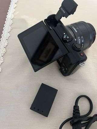 Canon EOS M100 Fotocamera Mirrorless