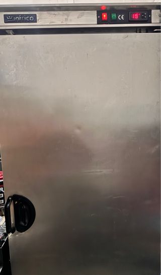 Nevera vertical industrial