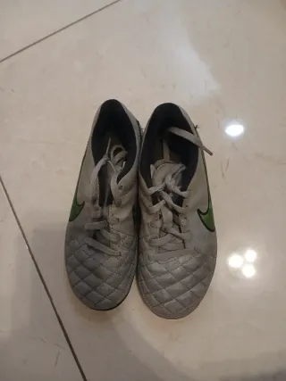 Botas de fútbol Nike Talla 31